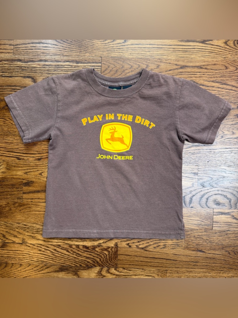 John Deere Unisex Kids Vintage Style Brown Tee Yellow Logo PLAY IN THE DIRT 5/6